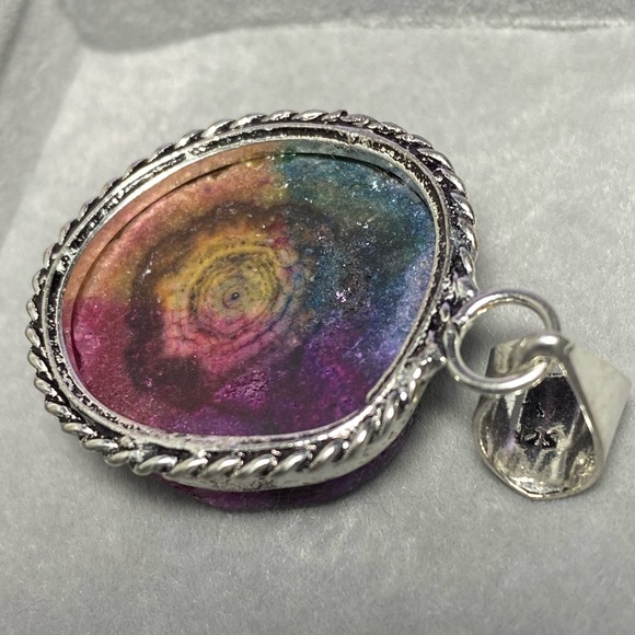 RAINBOW SOLAR QUARTZ PENDANT IN 925 STERLING SILVER W/ 14K WG PLATED CHAIN - Picture 6 of 7